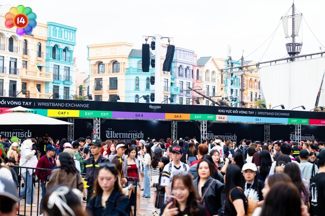 Concert G-DRAGON tại Hà Nội D-2: "Anh Long" cầm ô hát dưới mưa, nguyện tắm mưa cùng fan Việt- Ảnh 7.