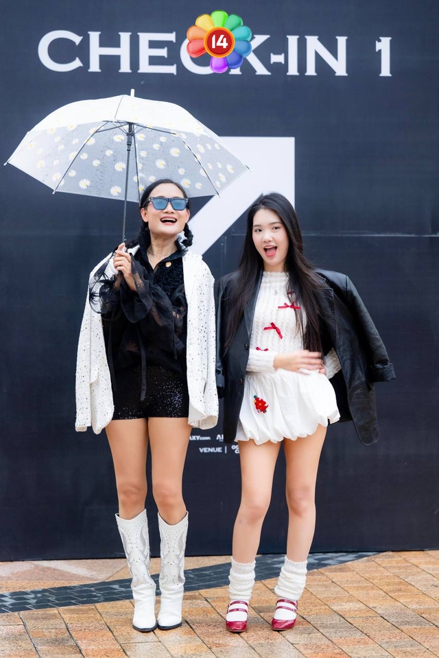 Ú òa: Ở đây chả có gì ngoài gái xinh...- Ảnh 3. Ú òa: Ở đây chả có gì ngoài gái xinh...- Ảnh 3.