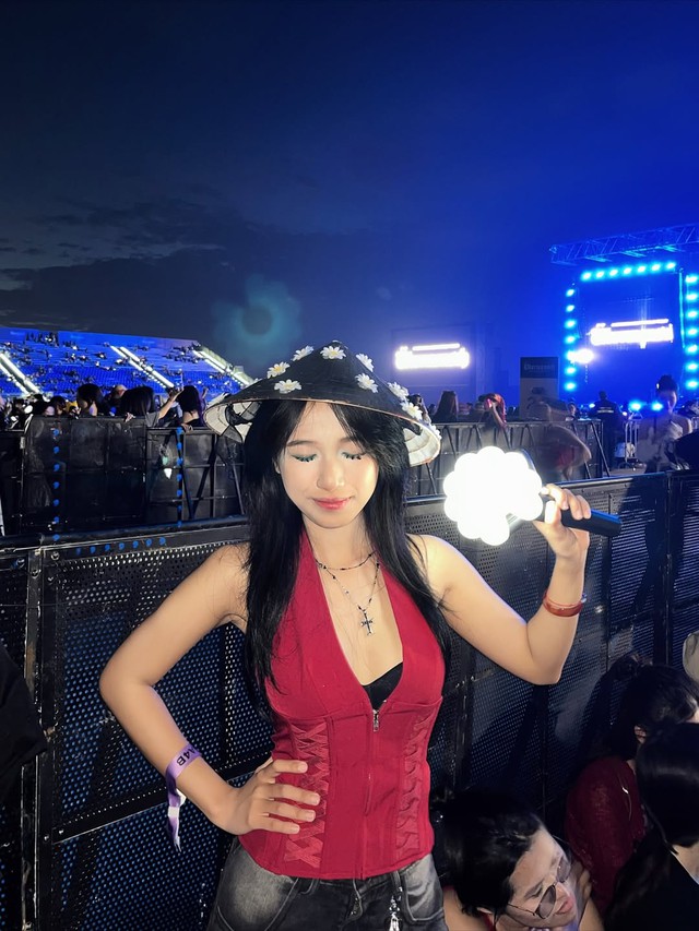 Xả suộc đi xem "anh Long": Từ vợ Cường Đô La đến gái xinh trên mạng, đã con mắt thật sự- Ảnh 10. Xả suộc đi xem "anh Long": Từ vợ Cường Đô La đến gái xinh trên mạng, đã con mắt thật sự- Ảnh 10.