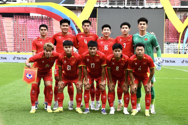 Diễn biến U22 Việt Nam 1-0 Malaysia: Hiểu Minh mở tỉ số cho Việt Nam- Ảnh 2. Diễn biến U22 Việt Nam 1-0 Malaysia: Hiểu Minh mở tỉ số cho Việt Nam- Ảnh 2.