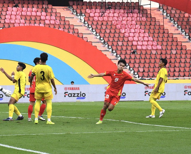 U22 Việt Nam thắng dễ Malaysia gi&agrave;nh quyền v&agrave;o b&aacute;n kết SEA Games 33- Ảnh 3.