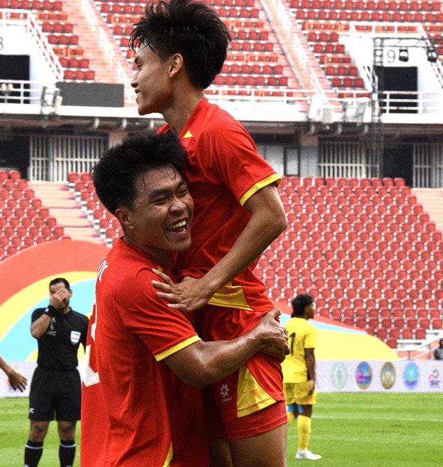 U22 Việt Nam thắng dễ Malaysia gi&agrave;nh quyền v&agrave;o b&aacute;n kết SEA Games 33- Ảnh 2.