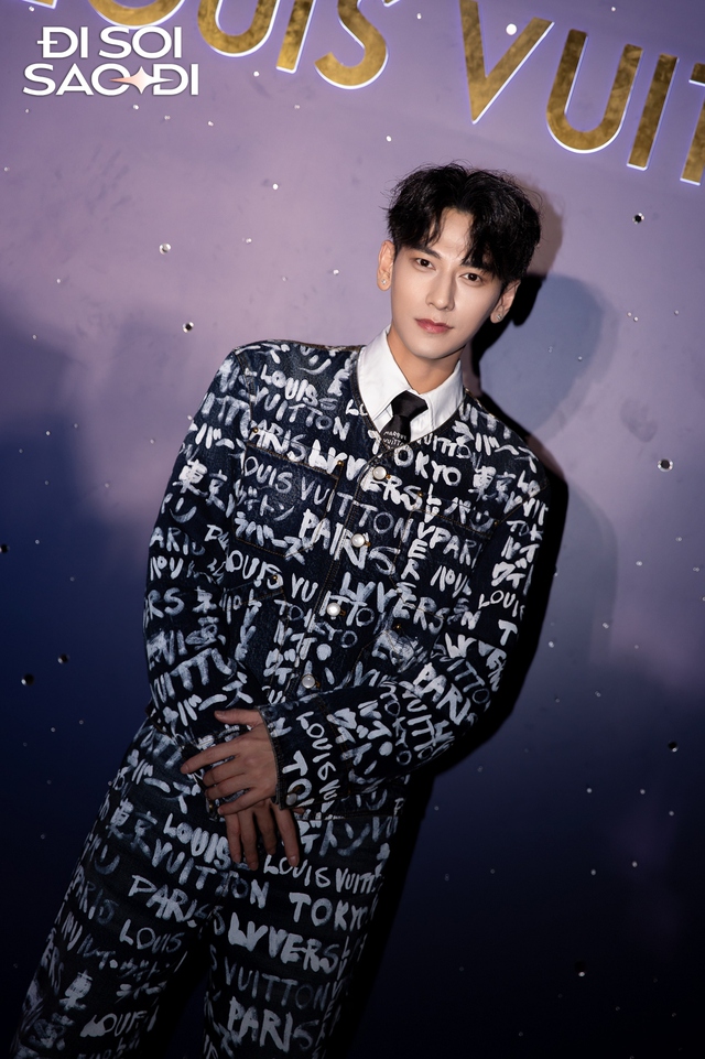 Siêu sự kiện Louis Vuitton: HIEUTHUHAI, Tóc Tiên, dàn nam thần và mỹ nhân Vbiz tề tựu trên thảm đen quyền lực- Ảnh 4. Siêu sự kiện Louis Vuitton: HIEUTHUHAI, Tóc Tiên, dàn nam thần và mỹ nhân Vbiz tề tựu trên thảm đen quyền lực- Ảnh 4.