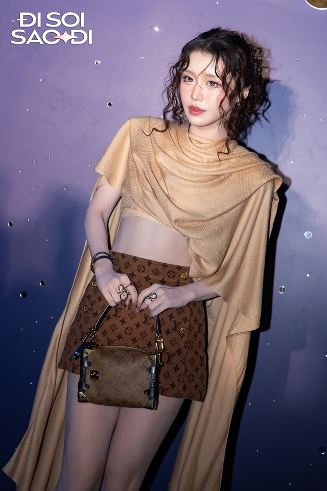 Siêu sự kiện Louis Vuitton: HIEUTHUHAI, Tóc Tiên, dàn nam thần và mỹ nhân Vbiz tề tựu trên thảm đen quyền lực- Ảnh 8. Siêu sự kiện Louis Vuitton: HIEUTHUHAI, Tóc Tiên, dàn nam thần và mỹ nhân Vbiz tề tựu trên thảm đen quyền lực- Ảnh 8.