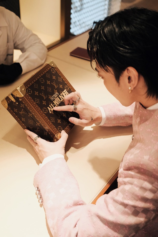 Louis Vuitton đ&atilde; c&oacute; một năm &ldquo;bội thu&rdquo; chưa từng c&oacute; c&ugrave;ng showbiz Việt- Ảnh 29.