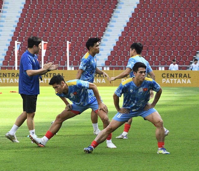 Diễn biến U22 Việt Nam vs Philippines bán kết SEA Games 33: Thế trận căng thẳng- Ảnh 9. Diễn biến U22 Việt Nam vs Philippines bán kết SEA Games 33: Thế trận căng thẳng- Ảnh 9.
