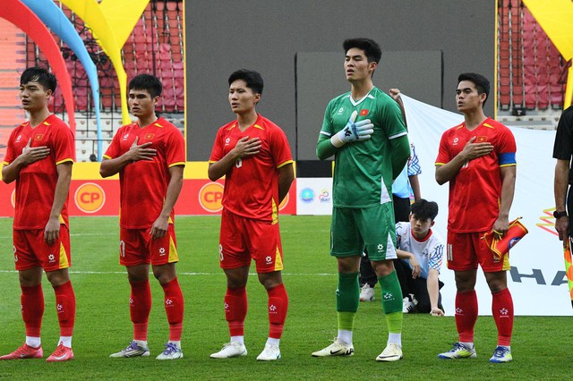 Diễn biến U22 Việt Nam vs Philippines bán kết SEA Games 33: Thế trận căng thẳng- Ảnh 5. Diễn biến U22 Việt Nam vs Philippines bán kết SEA Games 33: Thế trận căng thẳng- Ảnh 5.