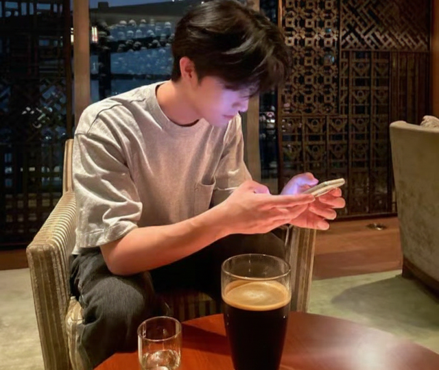 Bác sĩ vạch trần 4 kiểu uống cà phê gây “lão hóa không phanh”, tàn phá sức khỏe NHƯNG người càng trẻ càng hay làm- Ảnh 3. Bác sĩ vạch trần 4 kiểu uống cà phê gây “lão hóa không phanh”, tàn phá sức khỏe NHƯNG người càng trẻ càng hay làm- Ảnh 3.