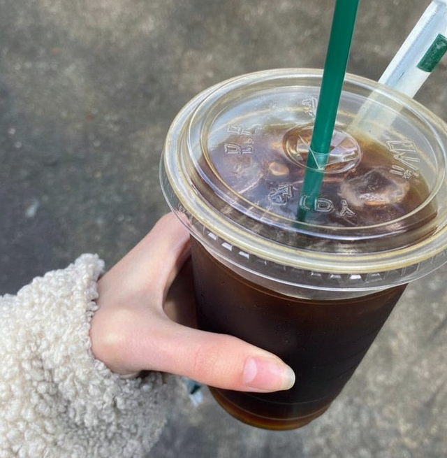 Bác sĩ vạch trần 4 kiểu uống cà phê gây “lão hóa không phanh”, tàn phá sức khỏe NHƯNG người càng trẻ càng hay làm- Ảnh 1. Bác sĩ vạch trần 4 kiểu uống cà phê gây “lão hóa không phanh”, tàn phá sức khỏe NHƯNG người càng trẻ càng hay làm- Ảnh 1.