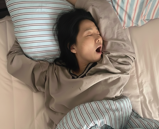 Ph&aacute;t hiện ung thư giai đoạn muộn chỉ nhờ&hellip; tiếng ng&aacute;y khi ngủ, người phụ nữ kh&oacute;c: &ldquo;T&ocirc;i kh&ocirc;ng muốn bị c&acirc;m!&rdquo;- Ảnh 1.