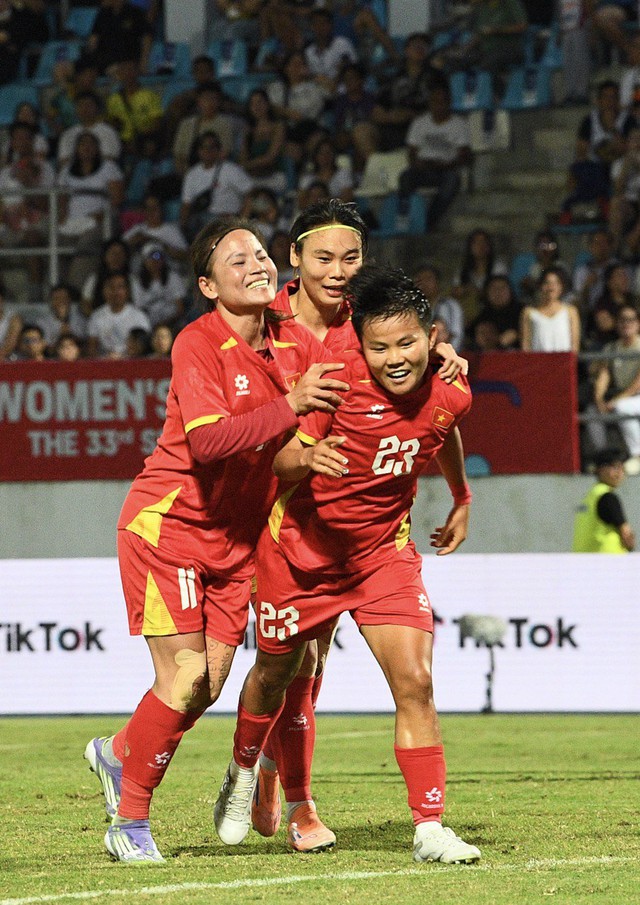 Thương qu&aacute;! Lẽ ra tuyển nữ Việt Nam đ&atilde; gi&agrave;nh HCV sau 90 ph&uacute;t đ&aacute; ch&iacute;nh- Ảnh 4.
