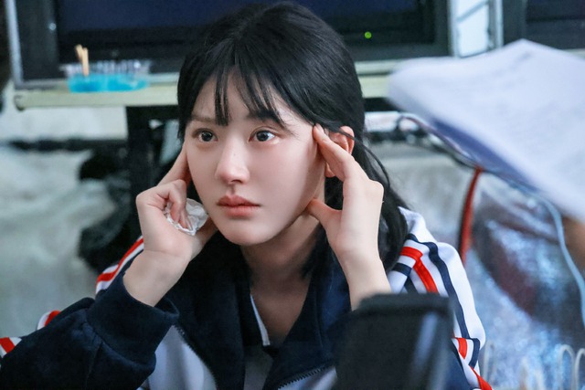 Cbiz 2025 "nhuốm đen" trong bê bối, có 10 Triệu Lộ Tư cũng chưa sốc bằng vụ ảnh nóng của Ngu Thư Hân- Ảnh 2. Cbiz 2025 "nhuốm đen" trong bê bối, có 10 Triệu Lộ Tư cũng chưa sốc bằng vụ ảnh nóng của Ngu Thư Hân- Ảnh 2.