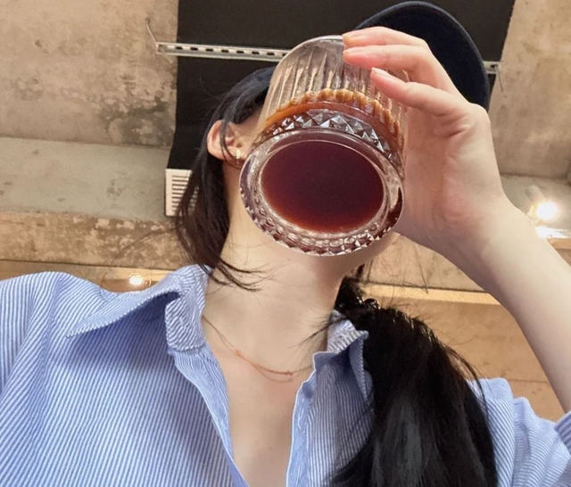 7 loại nước được ví như "kem dưỡng ẩm tự nhiên", giúp da căng mọng collagen: Món nào cũng quen "nhẵn mặt"- Ảnh 3. 7 loại nước được ví như "kem dưỡng ẩm tự nhiên", giúp da căng mọng collagen: Món nào cũng quen "nhẵn mặt"- Ảnh 3.