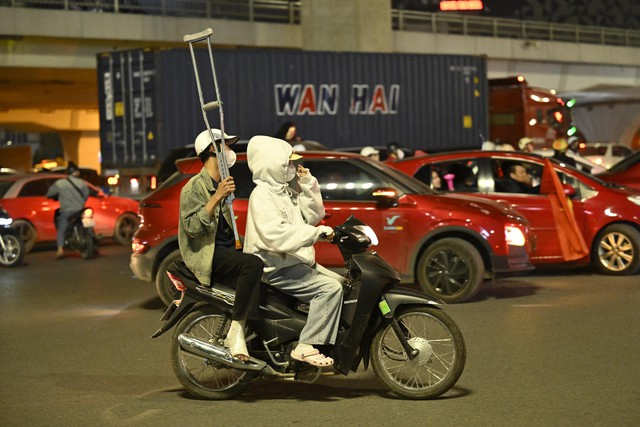 Việt Nam vô địch: Đường phố vui như Tết rồi nè!- Ảnh 59.