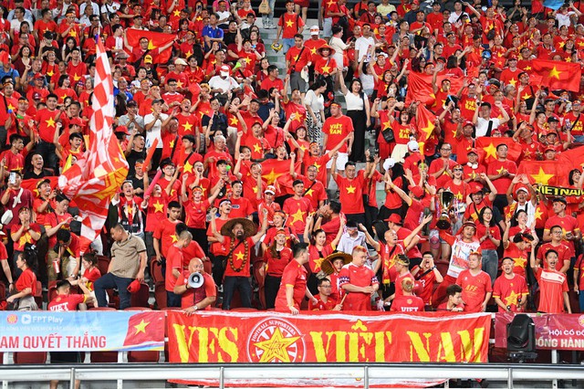 19h30 hôm nay U22 Việt Nam đấu Thái Lan tại chung kết SEA Games 33: Lộ diện trọng tài điều khiển trận đấu- Ảnh 3. 19h30 hôm nay U22 Việt Nam đấu Thái Lan tại chung kết SEA Games 33: Lộ diện trọng tài điều khiển trận đấu- Ảnh 3.