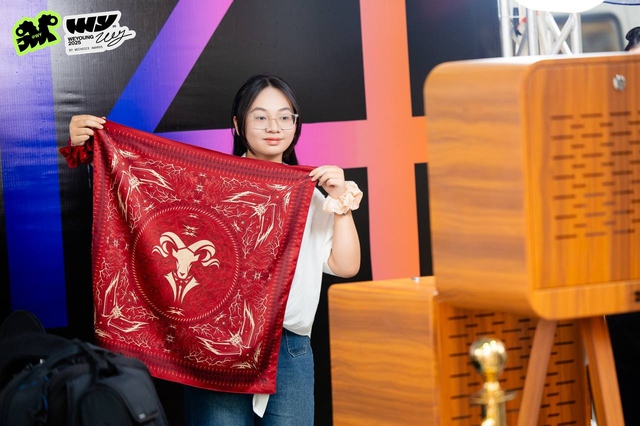 Chuyện g&igrave; đang xảy ra ở phố đi bộ Nguyễn Huệ trước thềm Gala WeYoung?- Ảnh 5.