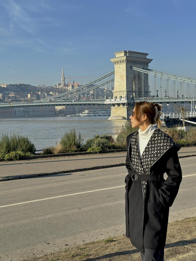 Lóa mắt trước dàn xe sang bạc tỷ của Minh Triệu, dùng đồ hiệu không thua kém ai!- Ảnh 7. Lóa mắt trước dàn xe sang bạc tỷ của Minh Triệu, dùng đồ hiệu không thua kém ai!- Ảnh 7.