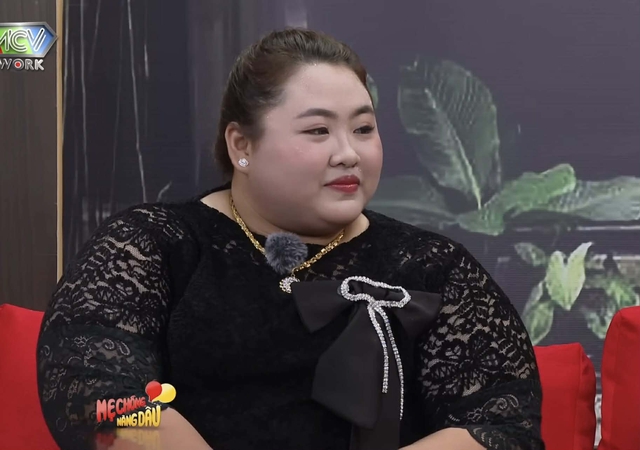 Lo con d&acirc;u nặng 130kg kh&ocirc;ng ngồi vừa xe hoa, mẹ chồng l&agrave;m một việc hiếm c&oacute;, chiều như con ruột- Ảnh 2.