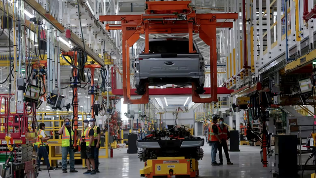 C&uacute; sốc xe điện: Loạt nh&agrave; sản xuất pin v&agrave; xe &ocirc; t&ocirc; tại ch&acirc;u &Aacute; quay xe, điều chỉnh kế hoạch, xe xăng v&agrave; hybrid dự kiến sẽ hồi sinh- Ảnh 1.