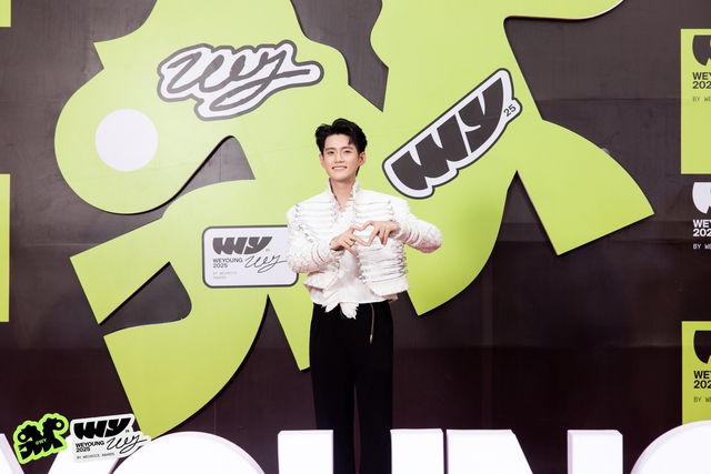 "Vũ trụ" TikToker đổ bộ thảm đỏ Gala WeYoung 2025- Ảnh 12.