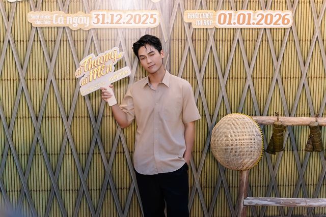 C&otilde;i mạng ph&aacute;t đi&ecirc;n v&igrave; anh l&aacute;i đ&ograve; đẹp nhất Việt Nam: Visual thần th&aacute;nh n&eacute;t căng, đứng ở đ&acirc;u spotlight ở đ&oacute;- Ảnh 2.