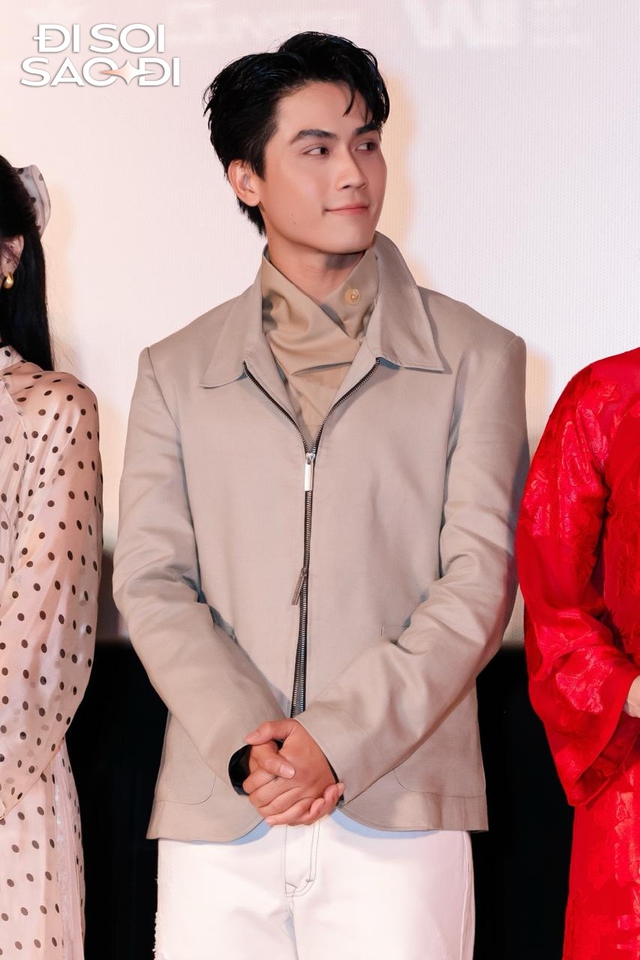 C&otilde;i mạng ph&aacute;t đi&ecirc;n v&igrave; anh l&aacute;i đ&ograve; đẹp nhất Việt Nam: Visual thần th&aacute;nh n&eacute;t căng, đứng ở đ&acirc;u spotlight ở đ&oacute;- Ảnh 3.