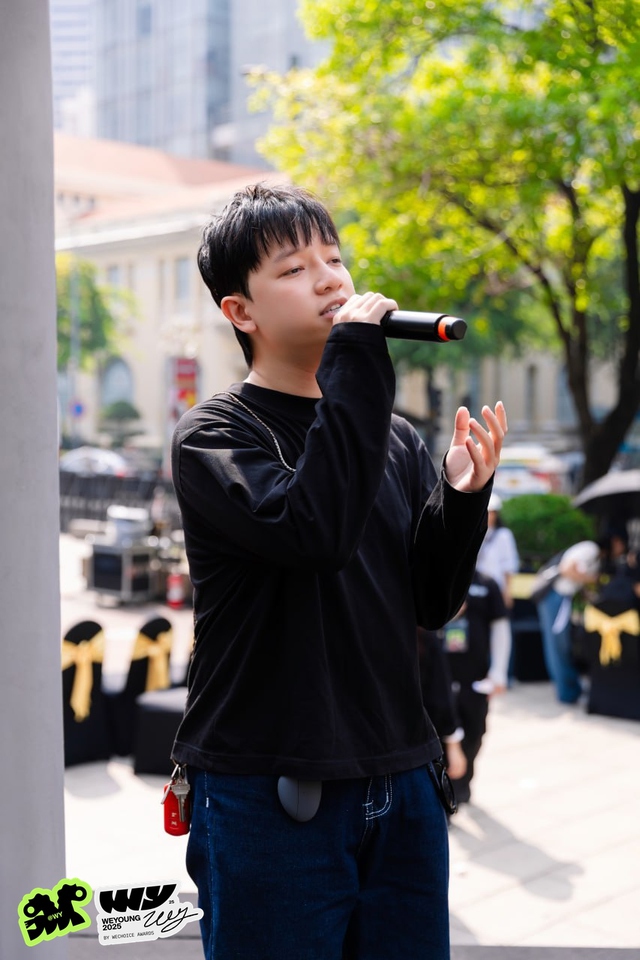 Tổng duyệt Gala WeYoung 2025: H&eacute; lộ s&acirc;n khấu ho&agrave;nh tr&aacute;ng, một &lsquo;s&iacute;t rịt&rdquo; đủ khiến fan Ninh Dương Story đứng ngồi kh&ocirc;ng y&ecirc;n- Ảnh 7.