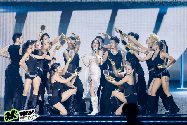 Toàn cảnh Gala vinh danh và trao giải WeYoung 2025: Trăm phần trăm trẻ!- Ảnh 17.