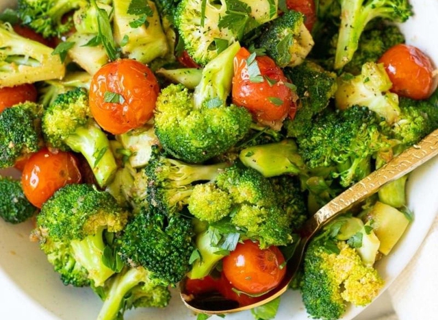 Chợ Việt c&oacute; loại rau l&agrave; "tr&ugrave;m cuối" chống ung thư, tốt cho xương khớp chẳng thua g&igrave; sữa- Ảnh 1.