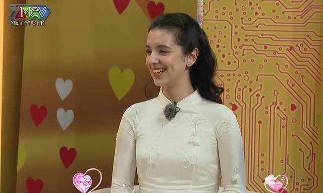 C&ocirc; gi&aacute;o T&acirc;y Ban Nha lấy chồng Hải Ph&ograve;ng, bất ngờ với h&agrave;ng x&oacute;m ở qu&ecirc; chồng- Ảnh 5.