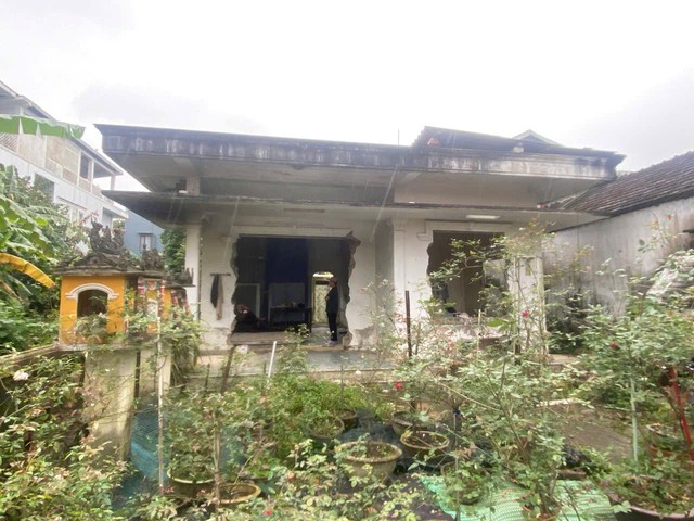 Người đ&agrave;n &ocirc;ng ở Huế bị nh&oacute;m học sinh đ&aacute;nh đập: Ho&agrave;n cảnh đ&aacute;ng thương, vẫn c&ograve;n sợ h&atilde;i- Ảnh 2.