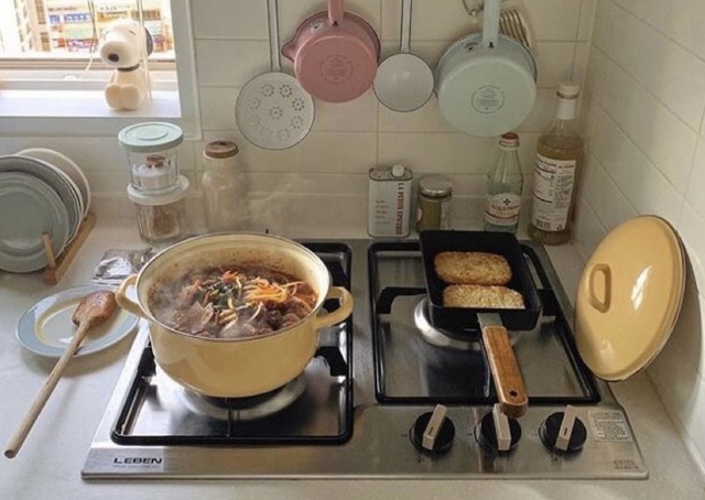 XIN NHẮC NHỞ: 3 loại nồi, chảo &acirc;m thầm "đầu độc" gan, thận, n&atilde;o, nu&ocirc;i ung thư nhưng nhiều người d&ugrave;ng nấu ăn mỗi ng&agrave;y- Ảnh 2.