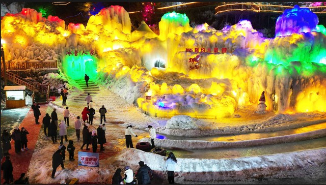 Noel 2025: Dạo một vòng thế giới xem không khí Giáng sinh đang diễn ra thế nào?- Ảnh 9.