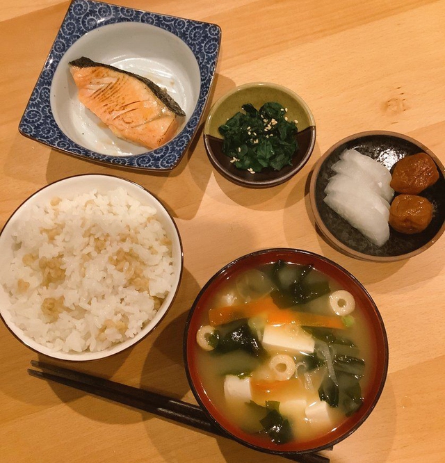 "T&ocirc;i giảm 12kg bằng c&aacute;ch ăn cơm trắng đủ 3 bữa 1 ng&agrave;y", vị b&aacute;c sĩ Nhật th&uacute; nhận- Ảnh 2.