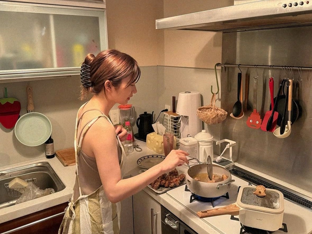 Nh&agrave; chật đến đ&acirc;u cũng ĐỪNG để 8 thứ n&agrave;y gần bếp nấu, dễ ch&aacute;y nổ c&ograve;n biến chất, ăn v&agrave;o như nuốt "ổ bệnh"- Ảnh 3.