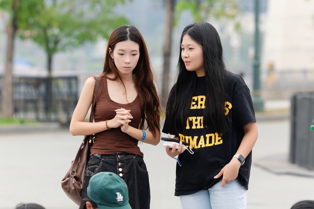 Thứ 7 cuối c&ugrave;ng của năm 2025: V&igrave; sao "hội mỹ nh&acirc;n" đổ x&ocirc; ra C&ocirc;ng vi&ecirc;n Bờ s&ocirc;ng S&agrave;i G&ograve;n?- Ảnh 8.