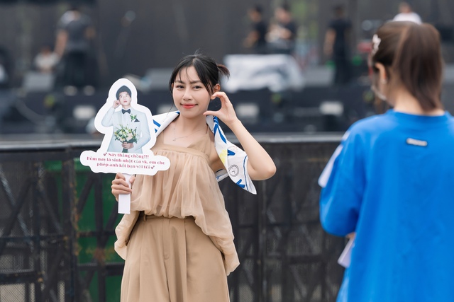 Thứ 7 cuối c&ugrave;ng của năm 2025: V&igrave; sao "hội mỹ nh&acirc;n" đổ x&ocirc; ra C&ocirc;ng vi&ecirc;n Bờ s&ocirc;ng S&agrave;i G&ograve;n?- Ảnh 5.