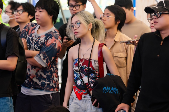 Thứ 7 cuối c&ugrave;ng của năm 2025: V&igrave; sao "hội mỹ nh&acirc;n" đổ x&ocirc; ra C&ocirc;ng vi&ecirc;n Bờ s&ocirc;ng S&agrave;i G&ograve;n?- Ảnh 12.