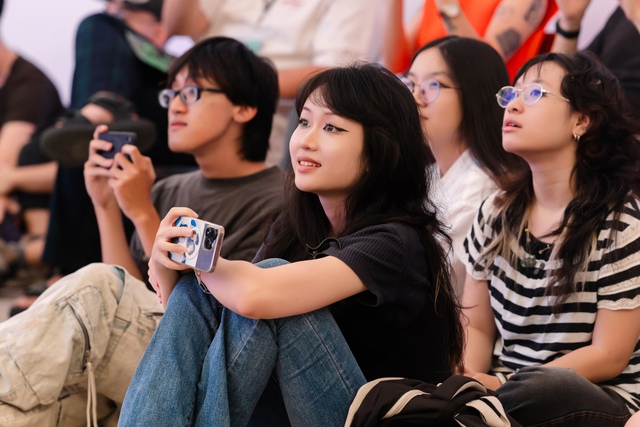 Thứ 7 cuối c&ugrave;ng của năm 2025: V&igrave; sao "hội mỹ nh&acirc;n" đổ x&ocirc; ra C&ocirc;ng vi&ecirc;n Bờ s&ocirc;ng S&agrave;i G&ograve;n?- Ảnh 13.