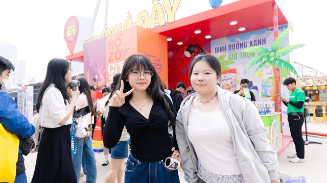 Thứ 7 cuối c&ugrave;ng của năm 2025: V&igrave; sao "hội mỹ nh&acirc;n" đổ x&ocirc; ra C&ocirc;ng vi&ecirc;n Bờ s&ocirc;ng S&agrave;i G&ograve;n?- Ảnh 4.