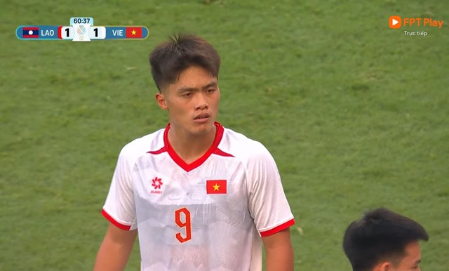 Đình Bắc lập cú đúp, U22 Việt Nam chật vật thắng Lào 2-1: Đường đến HCV SEA Games 33 đầy gian nan- Ảnh 2. Đình Bắc lập cú đúp, U22 Việt Nam chật vật thắng Lào 2-1: Đường đến HCV SEA Games 33 đầy gian nan- Ảnh 2.