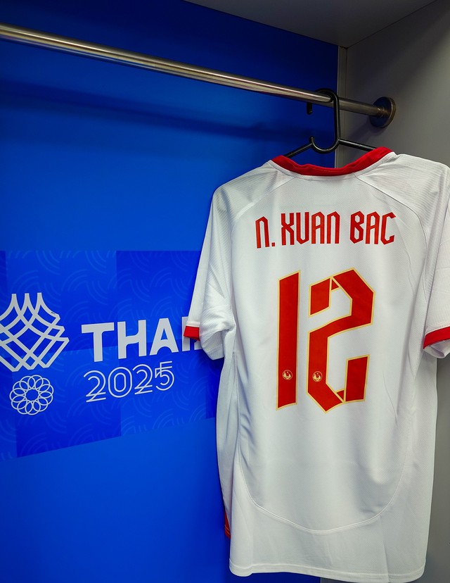 Diễn biến U22 Việt Nam vs Lào SEA Games 33: Thủ môn 1m93 bắt chính, sẵn sàng cho giấc mơ Vàng- Ảnh 5. Diễn biến U22 Việt Nam vs Lào SEA Games 33: Thủ môn 1m93 bắt chính, sẵn sàng cho giấc mơ Vàng- Ảnh 5.