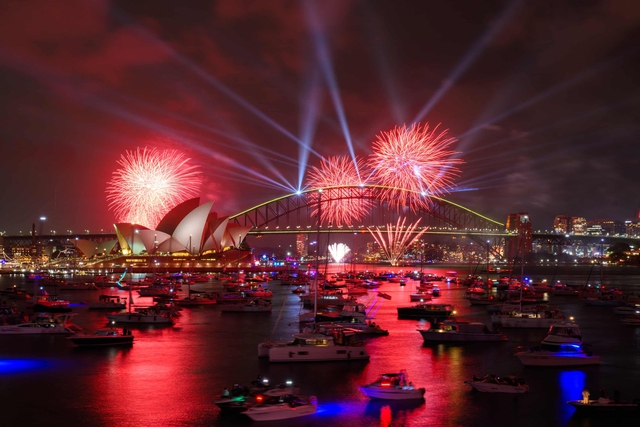 Cả thế giới cùng rộn ràng đón 2026: Pháo hoa rợp trời chào mừng một năm mới bình an, hạnh phúc- Ảnh 27.