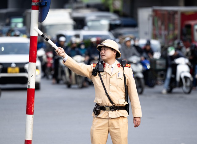 Bộ phim "VỀ QUÊ" chính thức được công chiếu: Các tuyến đường bắt đầu đông đúc, người dân lỉnh kỉnh mang theo cả thú cưng rời thành phố nghỉ lễ 4 ngày- Ảnh 13.