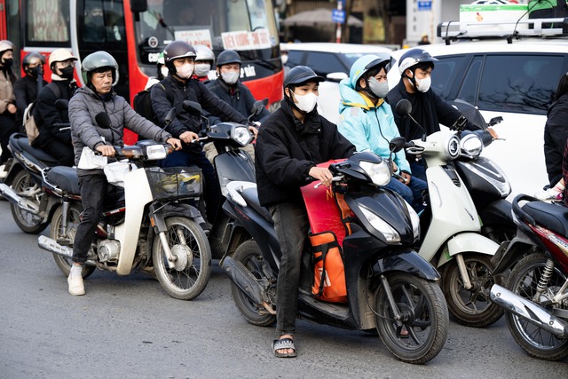 Bộ phim "VỀ QUÊ" chính thức được công chiếu: Các tuyến đường bắt đầu đông đúc, người dân lỉnh kỉnh mang theo cả thú cưng rời thành phố nghỉ lễ 4 ngày- Ảnh 2.