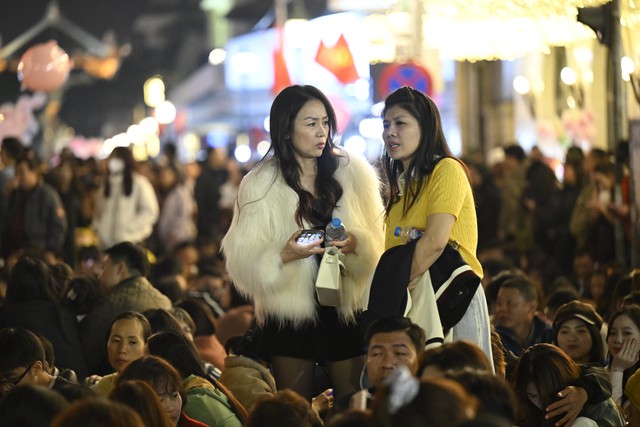 Pháo hoa rực sáng bầu trời, chào 2026!- Ảnh 7.