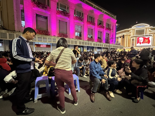 Pháo hoa rực sáng bầu trời, chào 2026!- Ảnh 8.