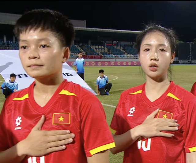 Diễn biến ĐT Việt Nam 4-0 Malaysia: Việt Nam trút "cơn mưa bàn thắng" vào lưới đối phương- Ảnh 3. Diễn biến ĐT Việt Nam 4-0 Malaysia: Việt Nam trút "cơn mưa bàn thắng" vào lưới đối phương- Ảnh 3.