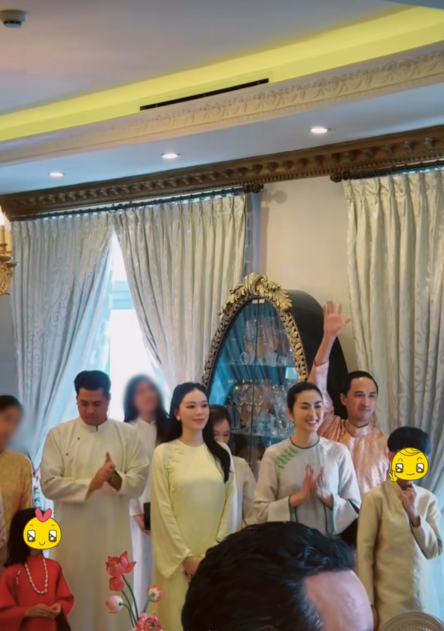 Cận cảnh nghi thức lễ gia tiên của Tiên Nguyễn và chồng gốc Dubai trong "siêu đám cưới"- Ảnh 5. Cận cảnh nghi thức lễ gia tiên của Tiên Nguyễn và chồng gốc Dubai trong "siêu đám cưới"- Ảnh 5.