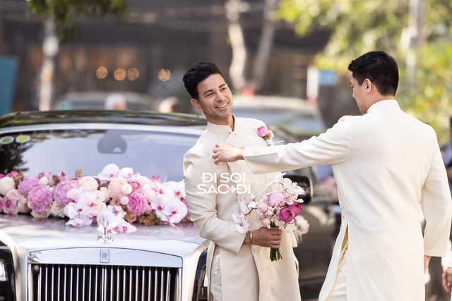 Hiếu Nguyễn sáng rực trong dàn bê tráp đám cưới Tiên Nguyễn, 1 hành động với anh rể nói lên tất cả- Ảnh 4. Hiếu Nguyễn sáng rực trong dàn bê tráp đám cưới Tiên Nguyễn, 1 hành động với anh rể nói lên tất cả- Ảnh 4.